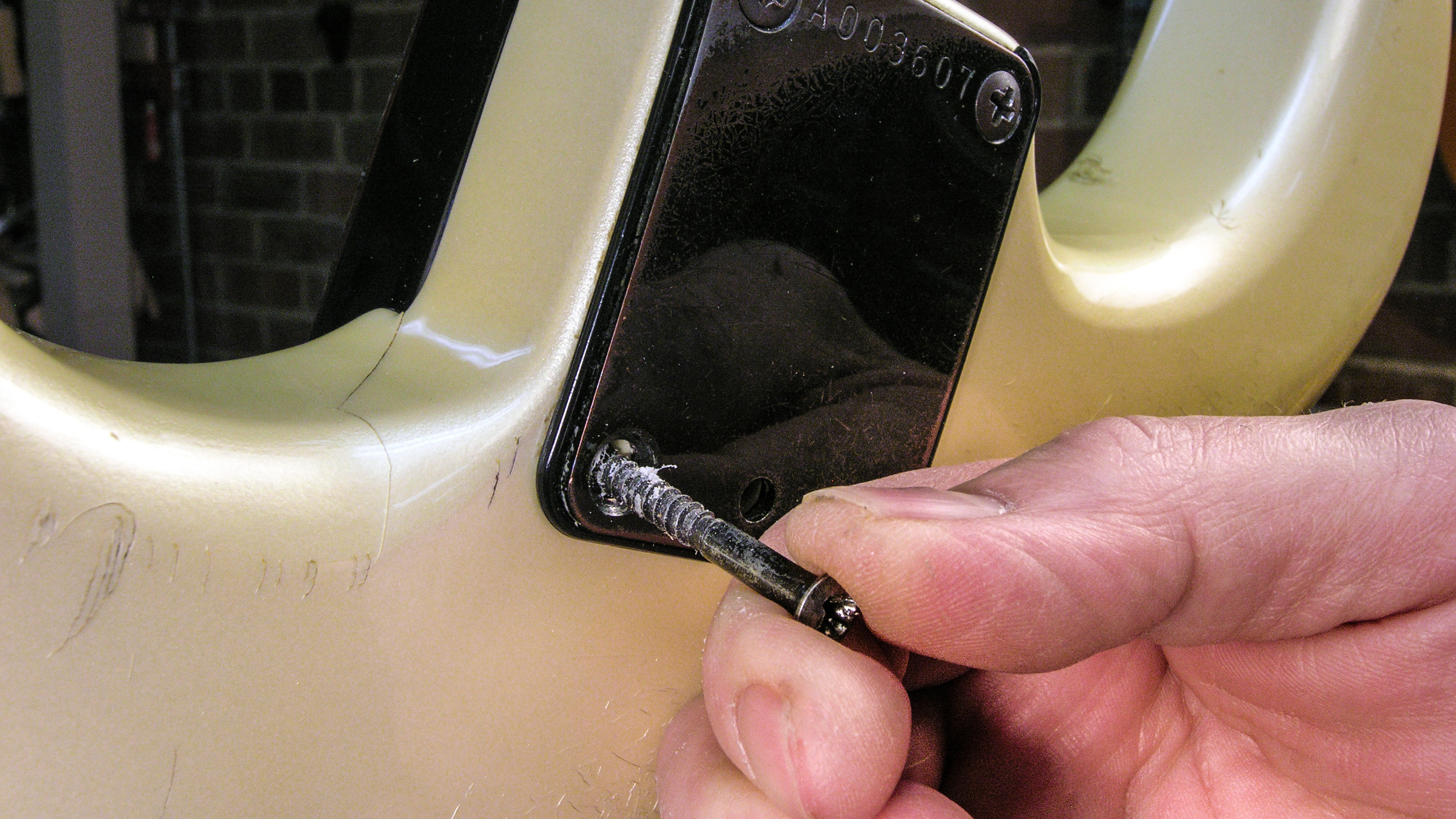 Schnellbefestigung für einen lockeren, anschraubbaren Hals