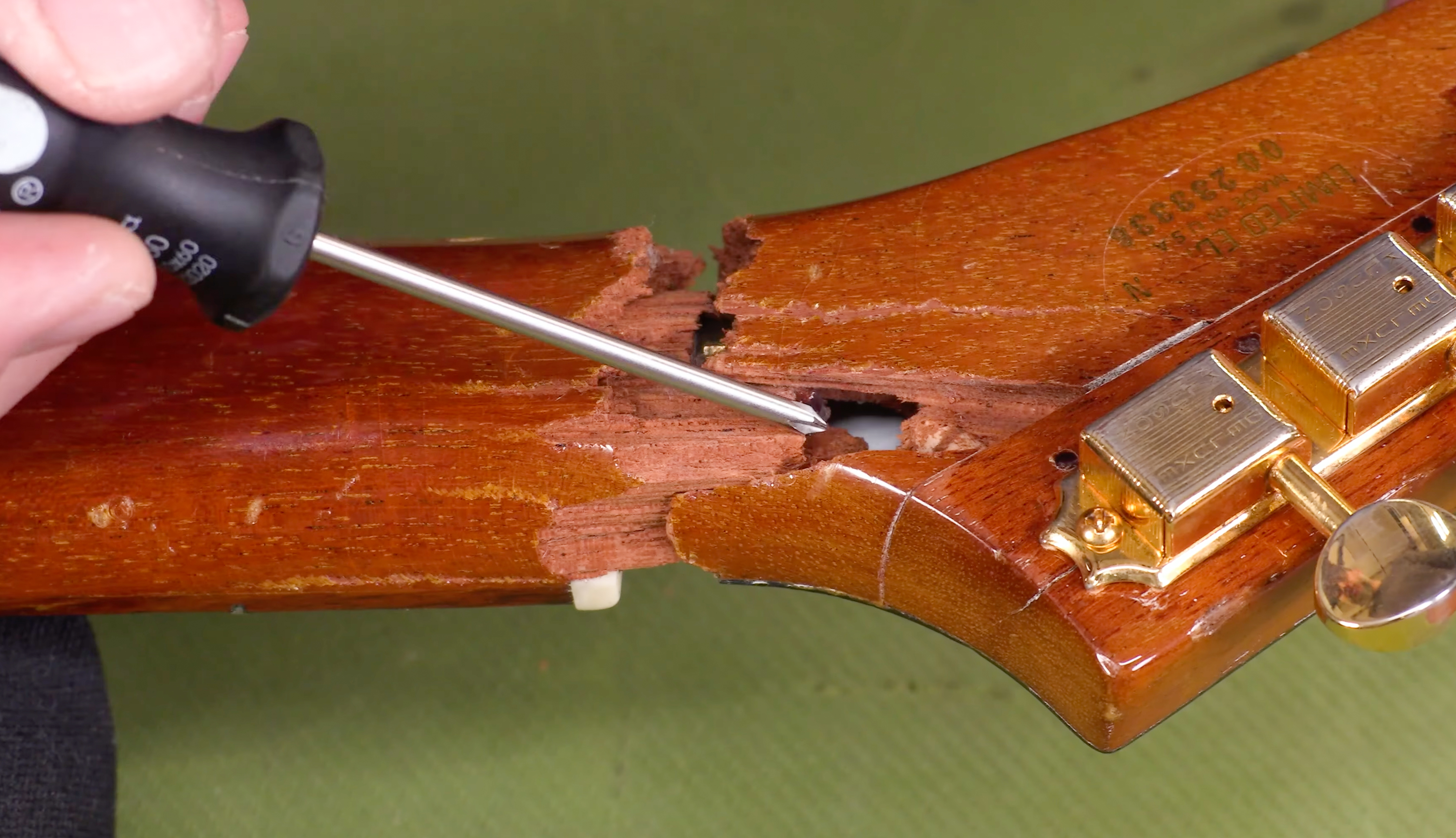 So stellen Sie einen beschädigten Kopfplatte vollständig wieder her – Pt. 1