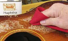 Entfernen des Klebstoffs vor