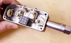 Abgeschlossenes Bypasspedal