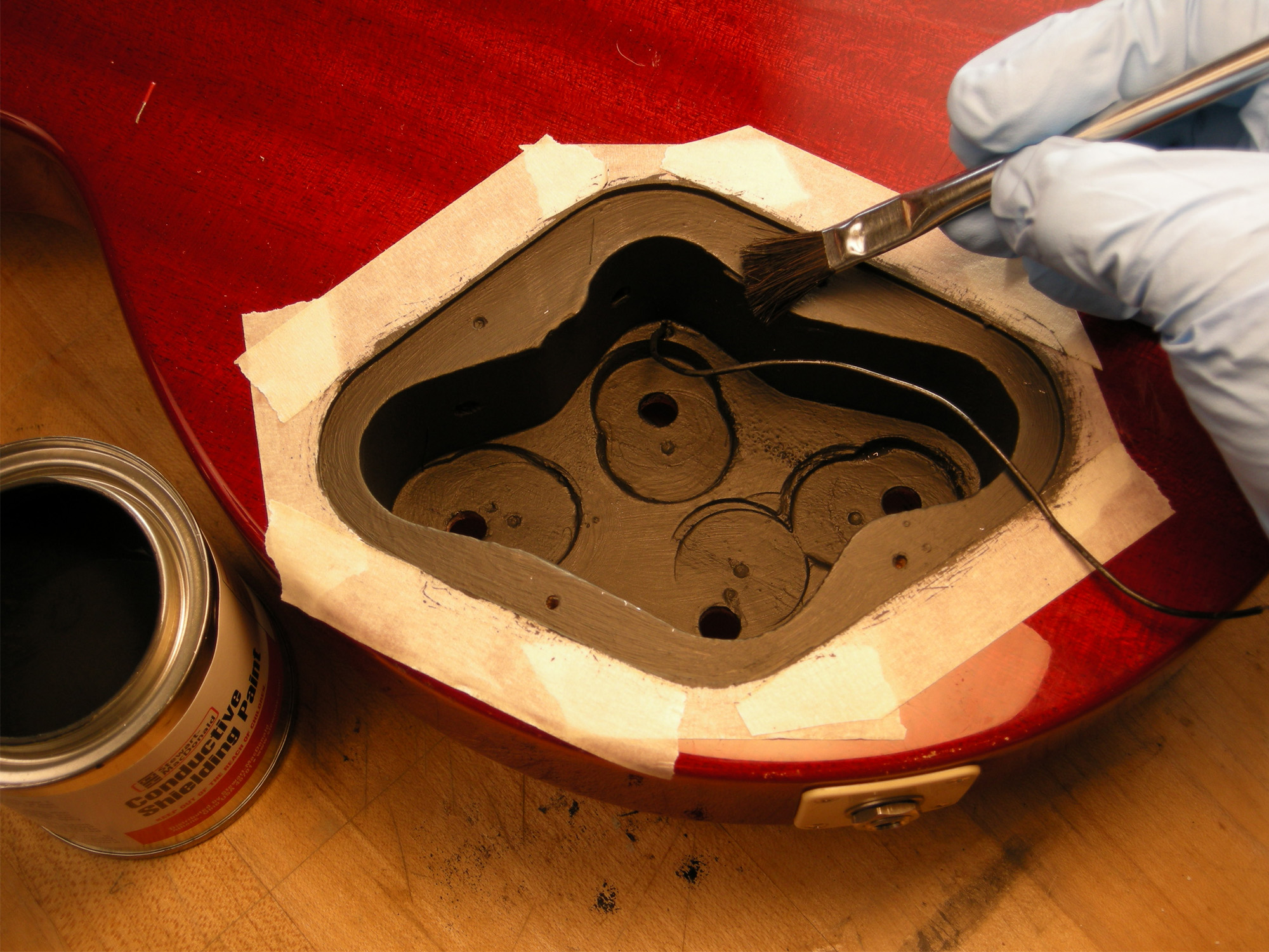 Anweisungen für leitfähige Abschirmlacke