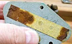 Schäden an der Plattierung