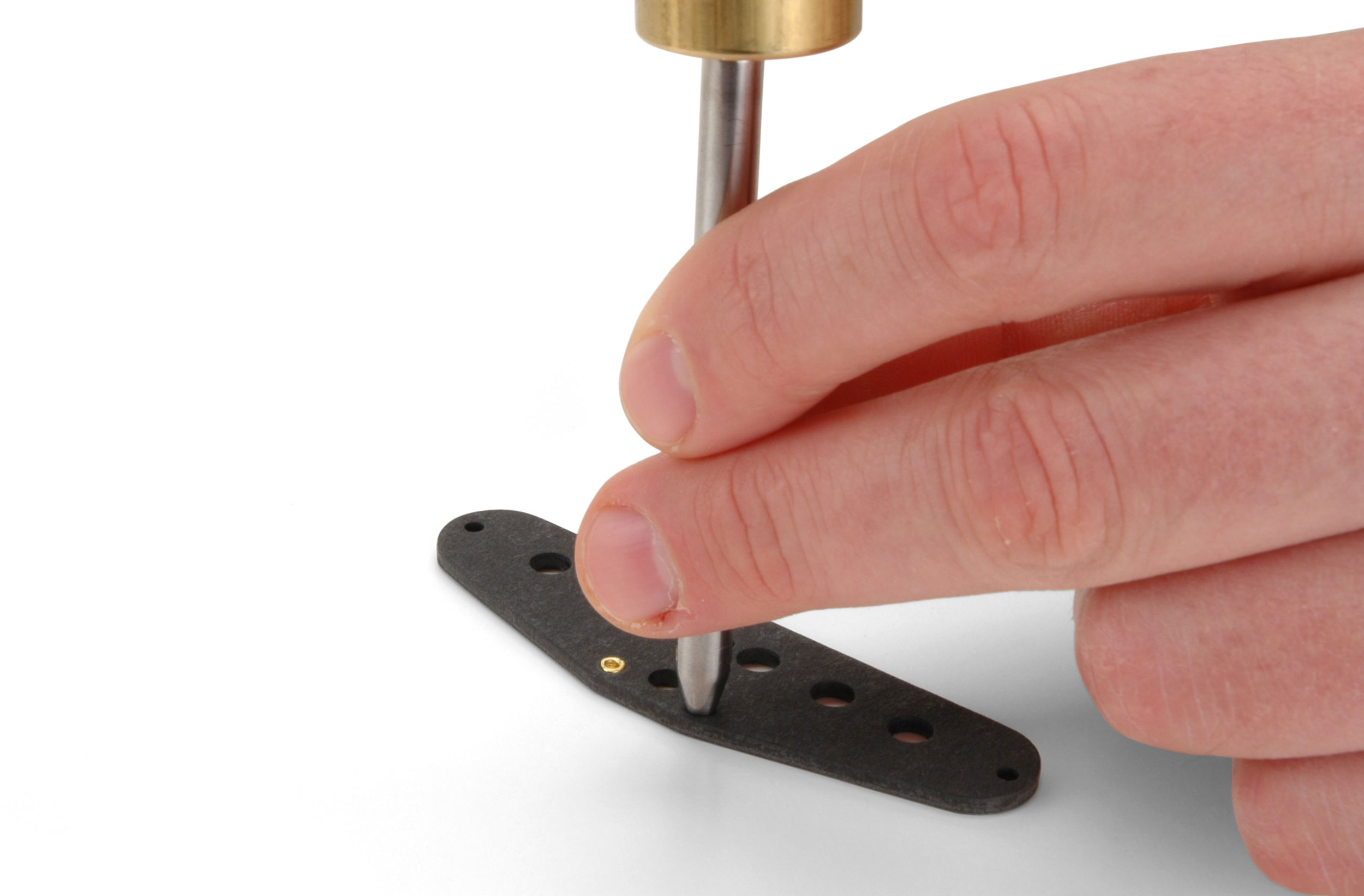 Anweisungen zum Werkzeug zum Einstellen der Öse und zum Bit