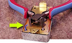 Revolverabzieher zum Schneiden kleiner Drähte