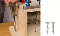 Befestigen Sie das Lötmonster an Ihrer Bank