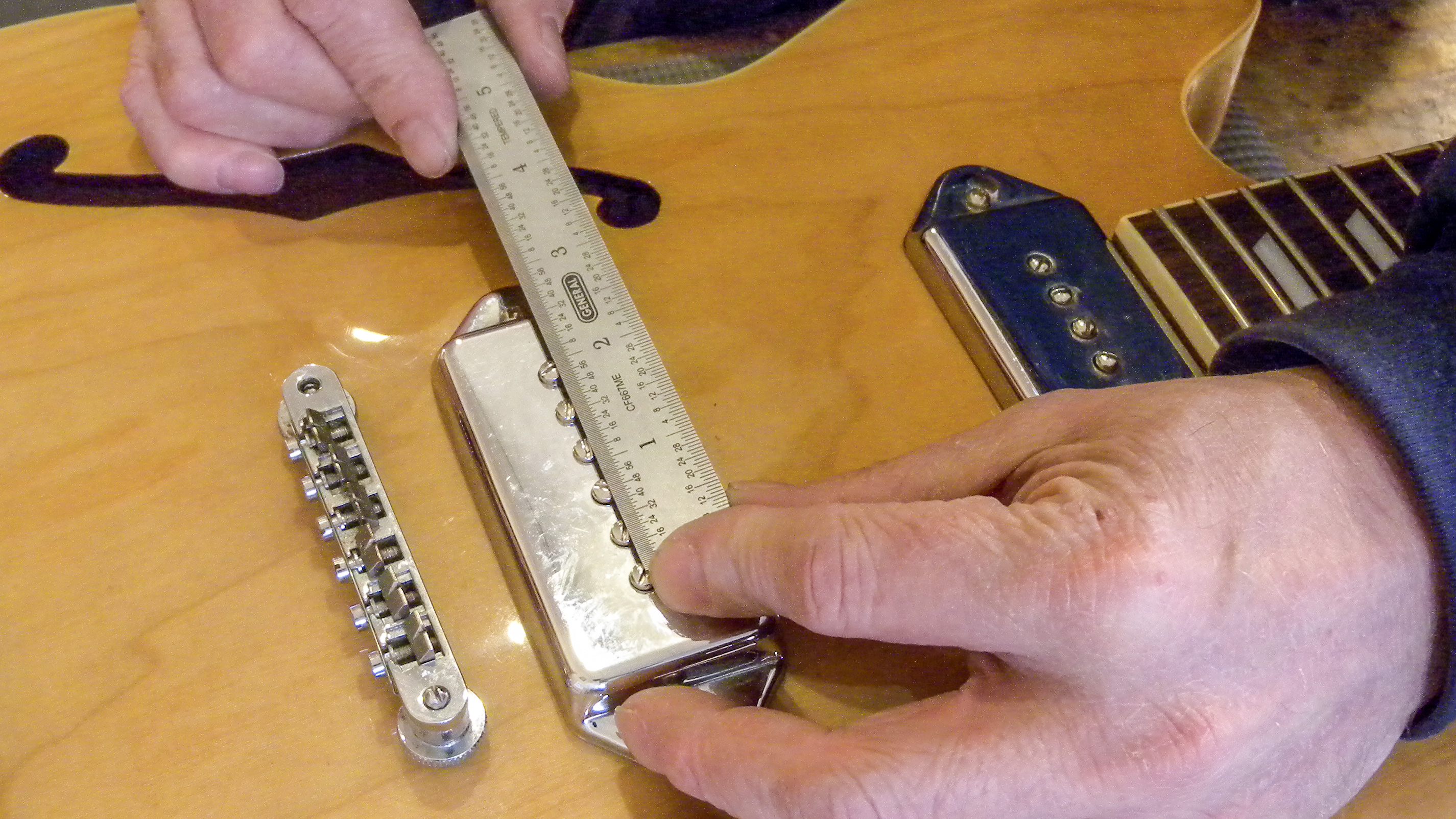 Upgrade eines preiswerten Halbhollowbodys mit P-90 Sound