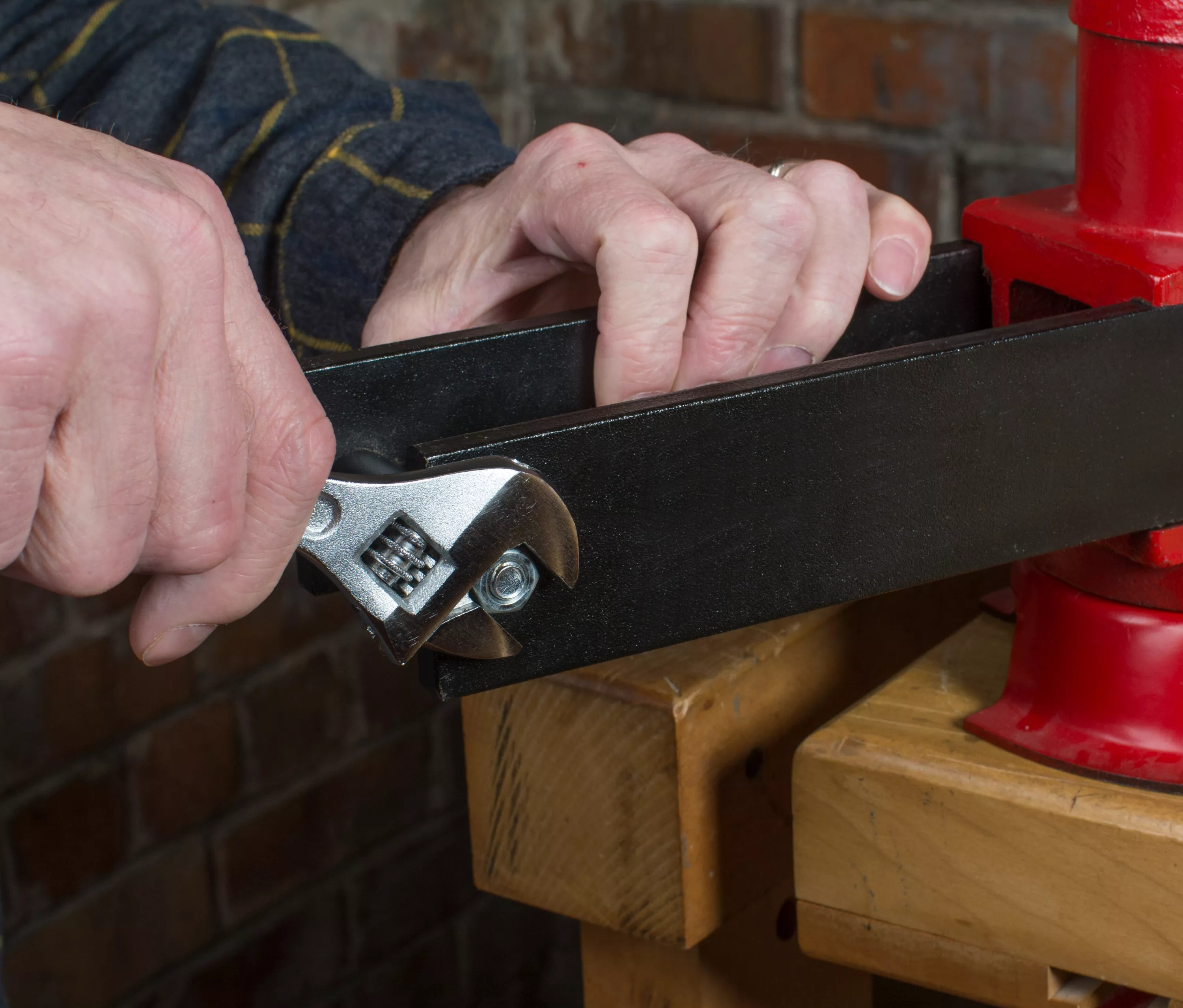 Entfernen der Schraube