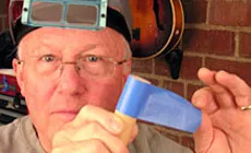 Blaues Klebeband mit geringer Klebkraft