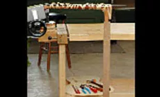 Verklebter Hals im Schraubstock