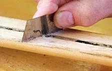 Verkratzen von Klebstoff