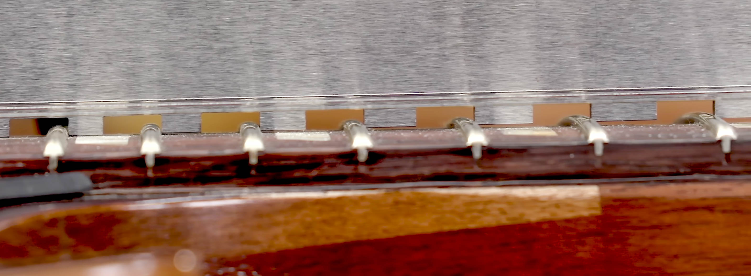 Präzise gekerbte Lineal mit Upbow