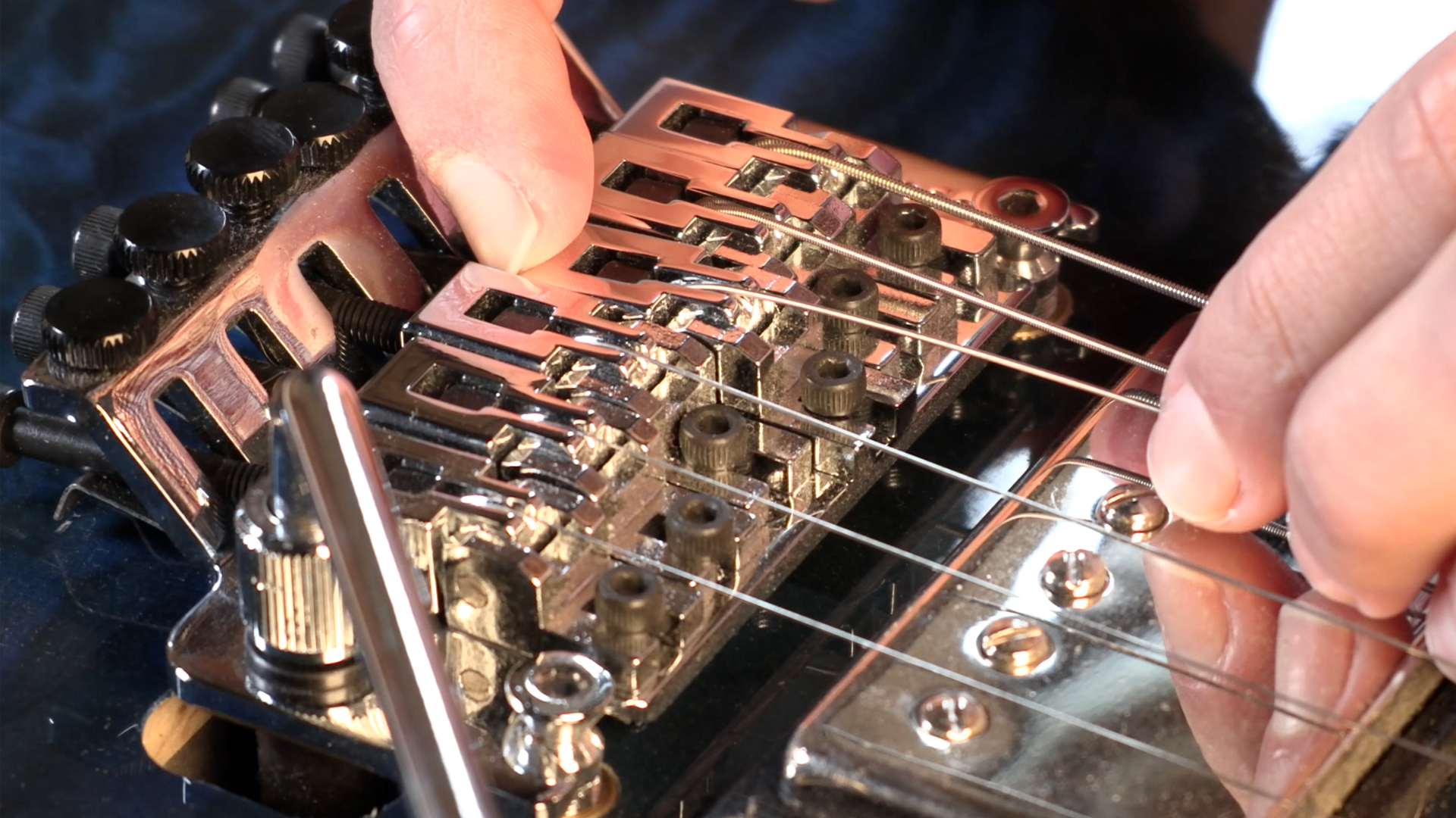 Die Intonation einer Gitarre einstellen