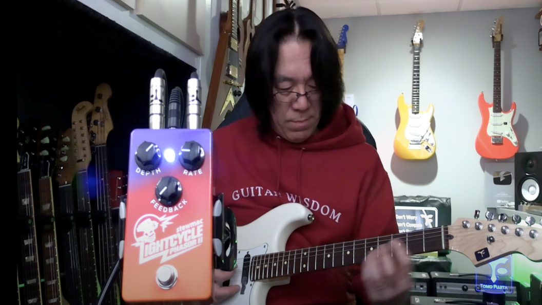Tomo Fujita demonstriert das StewMac Lightcycle Phasor II Pedal Kit