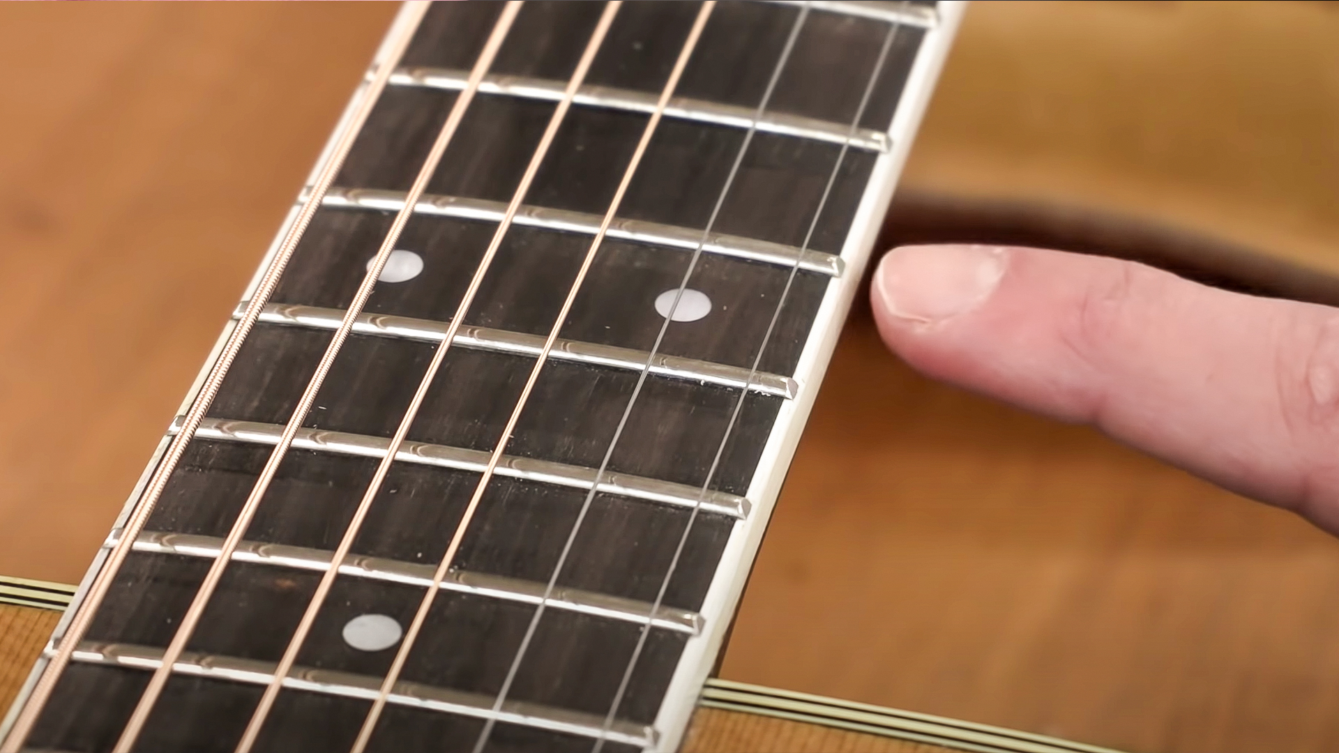 Fret Tang Nipper: unterschnittener Fretwire für gebundene Fretboards