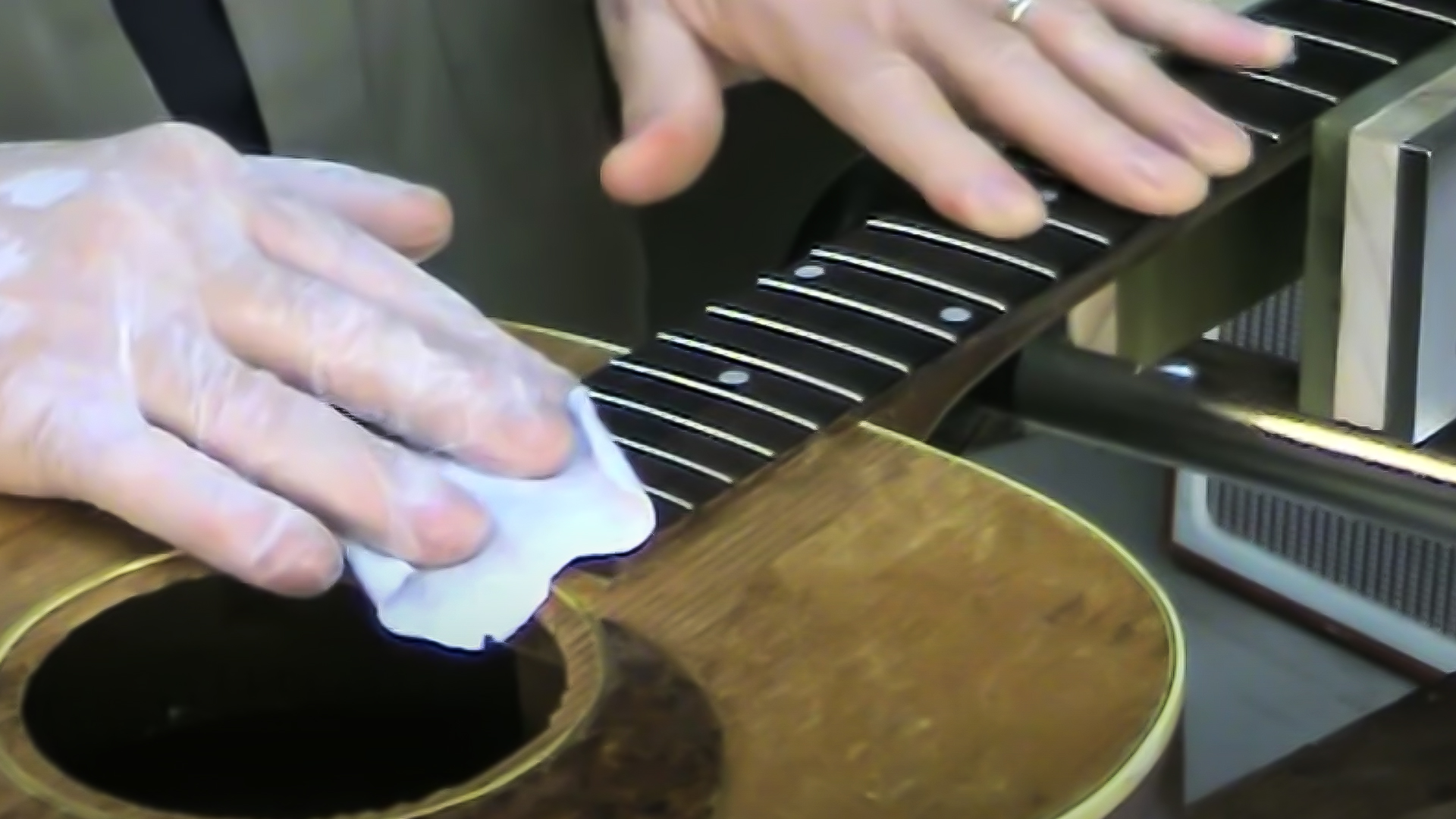 Fretboard-Finishing-Öl