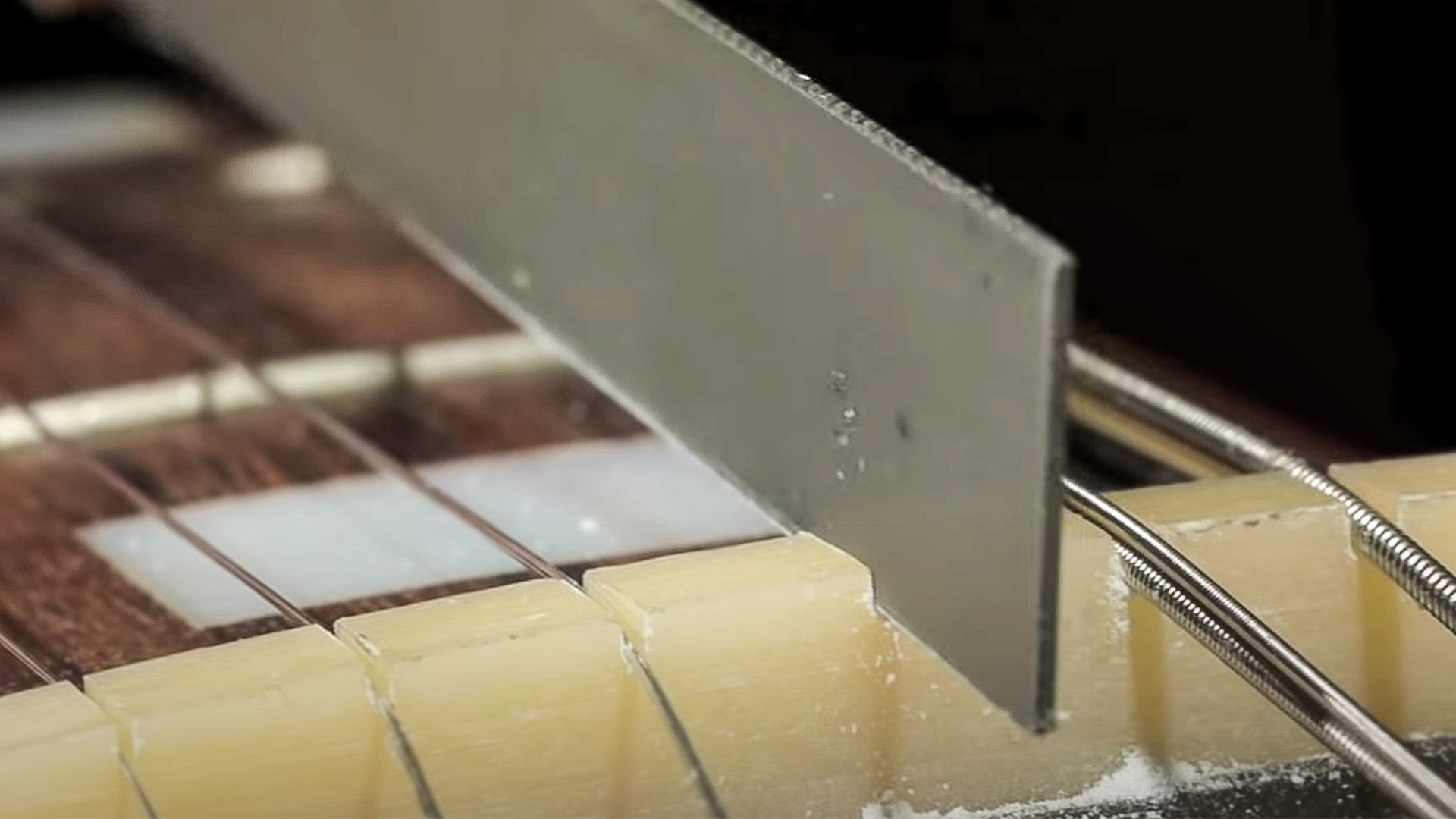 Sattelfeilen in verschiedenen Breiten