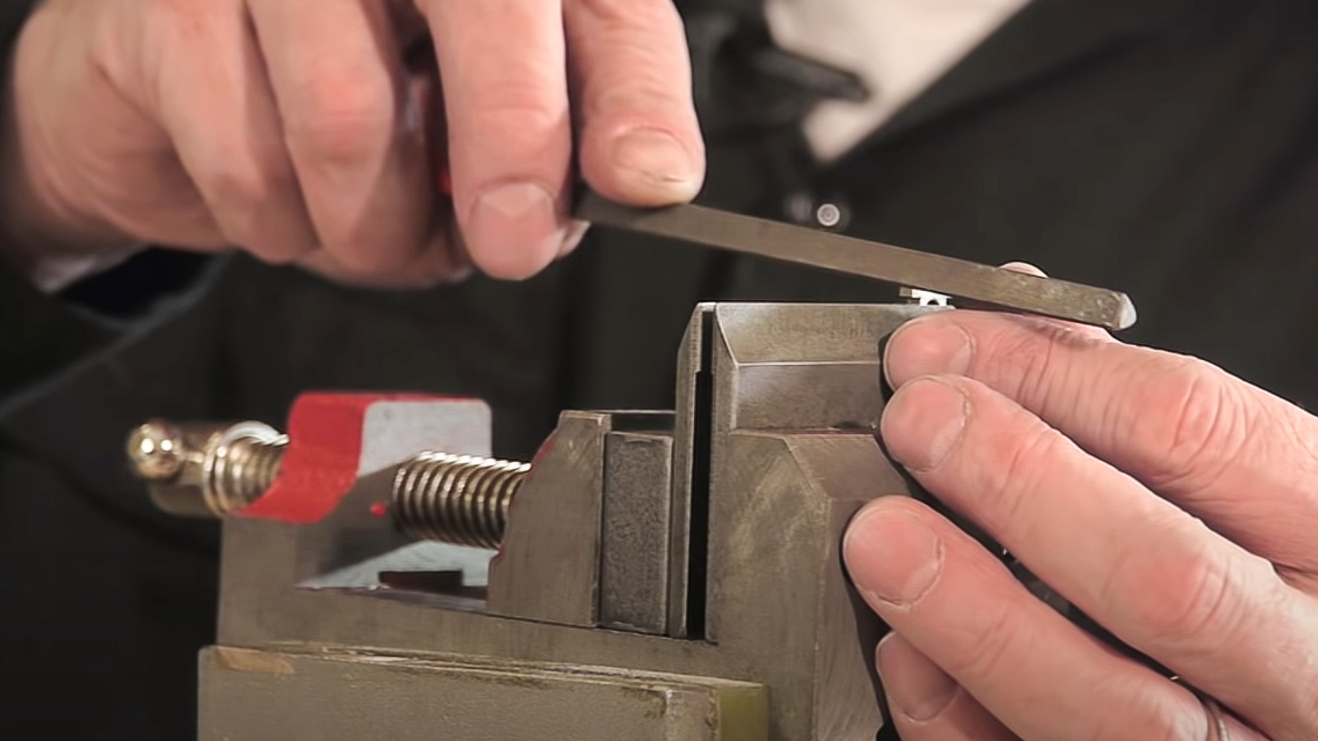 Mutter und Sattelschraubstock