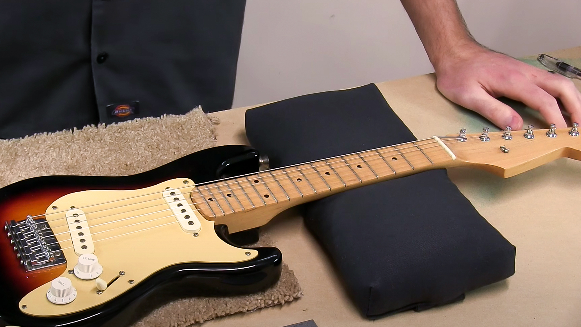 StewMac-Video zur Halsstütze mit Totblase