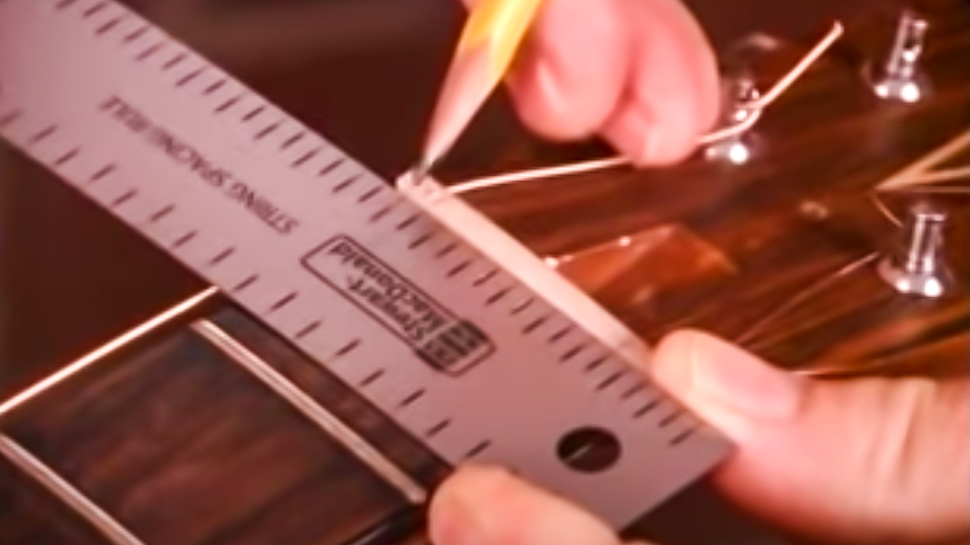 Saitenabstandslineal