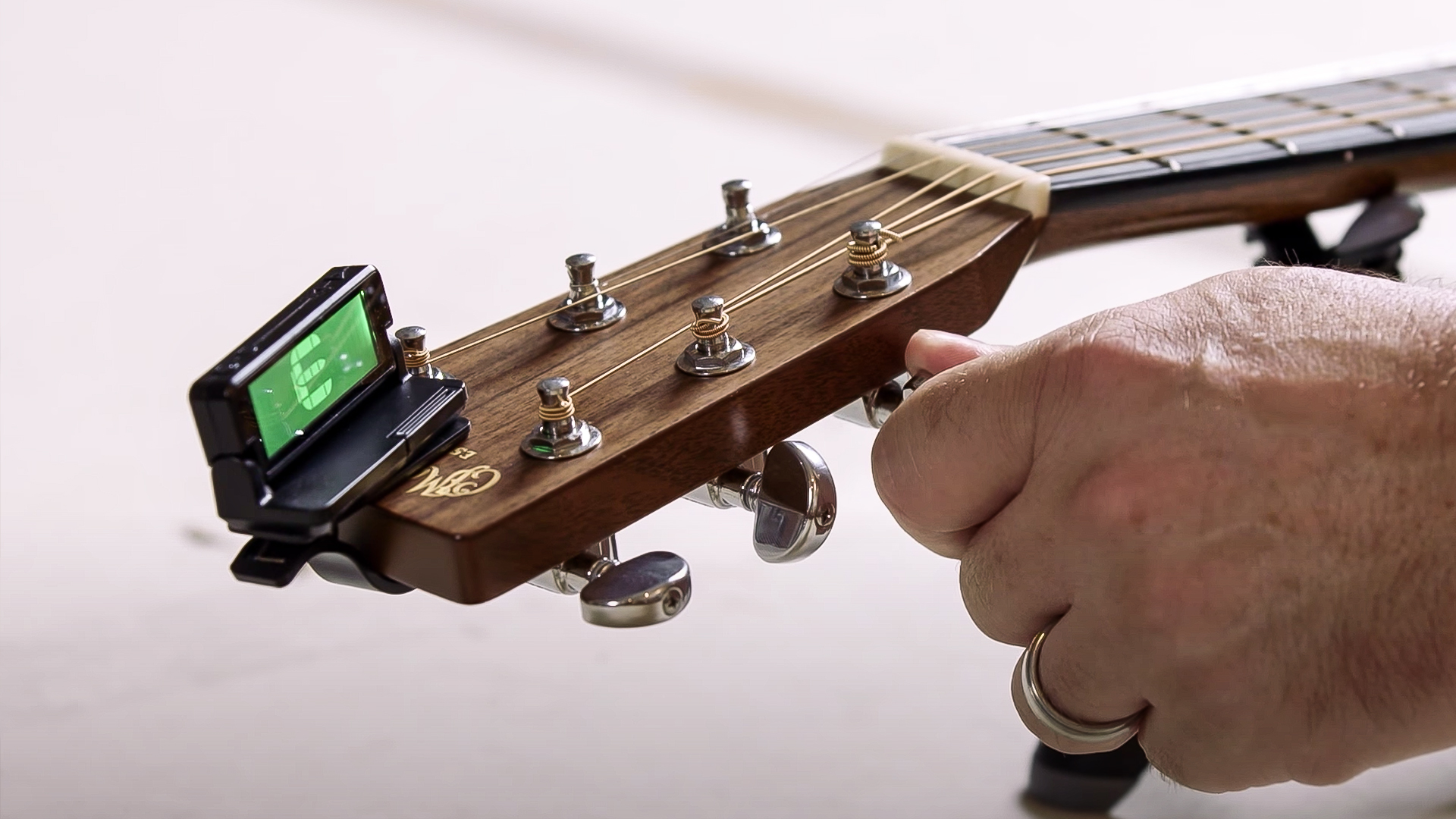 D'Addario Kern: Tipps zur Gitarrenabstimmung