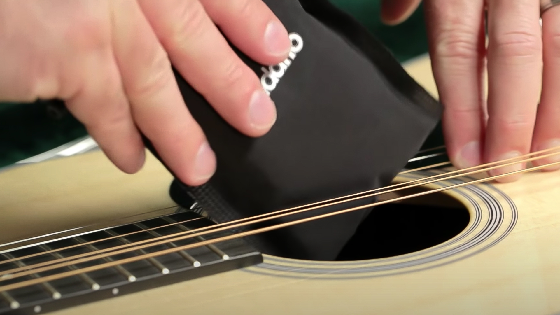 Das D'Addario Zweiwege-Befeuchtungssystem