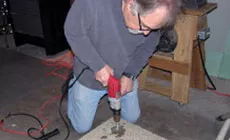 Bohren eines Betonblocks