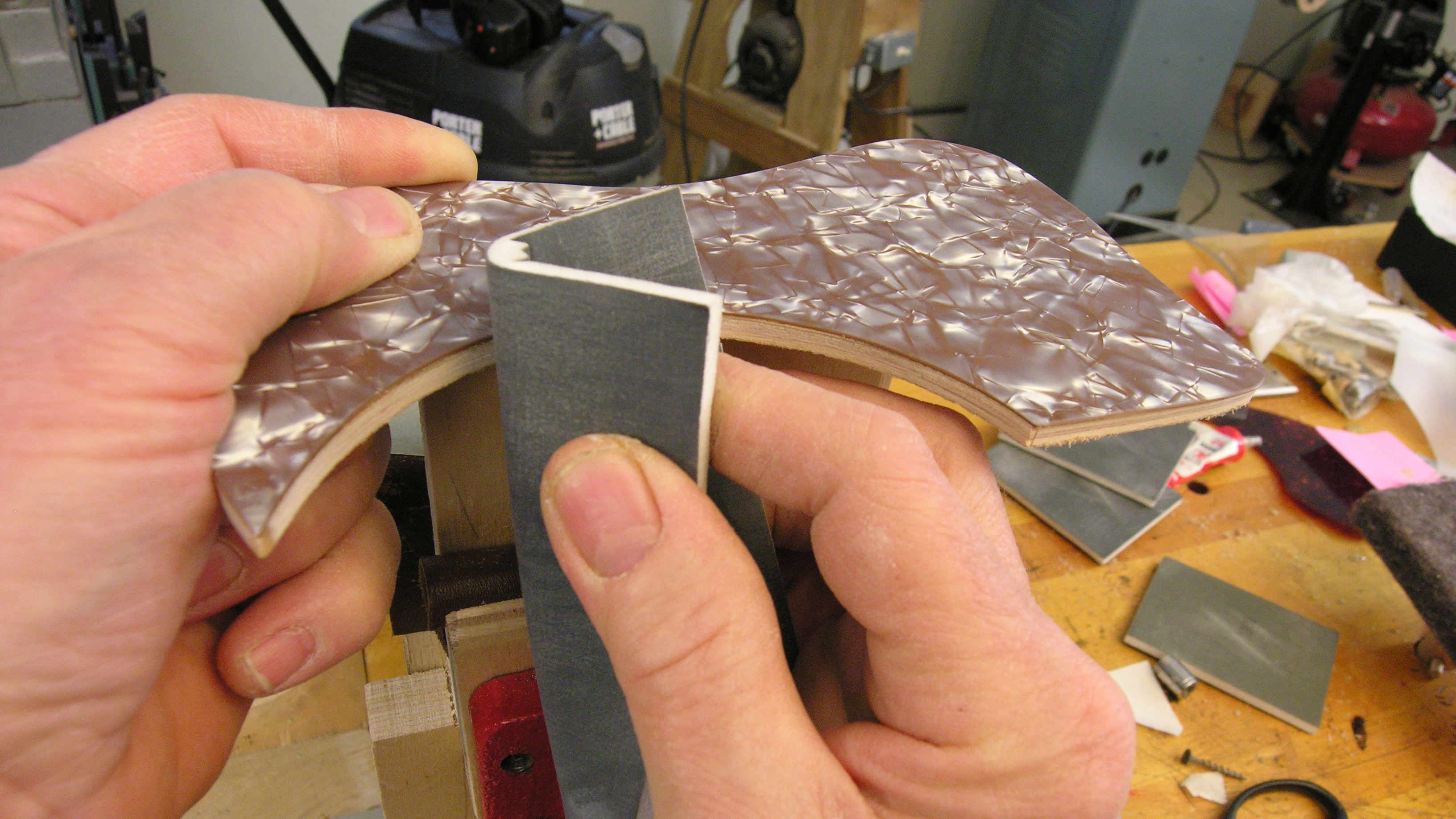 Ein Perlen-Pickguard mit 1950ern -Vibe