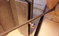 Ablage durch die Schraube