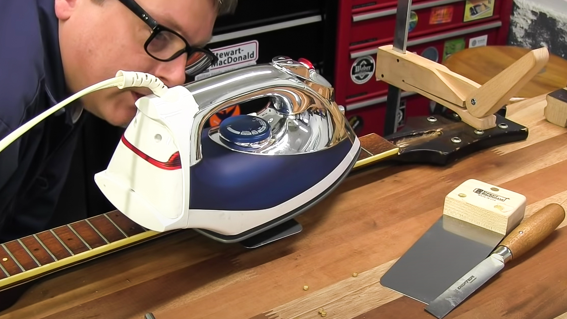 Regluing eines Rickenbacker-Fretboards