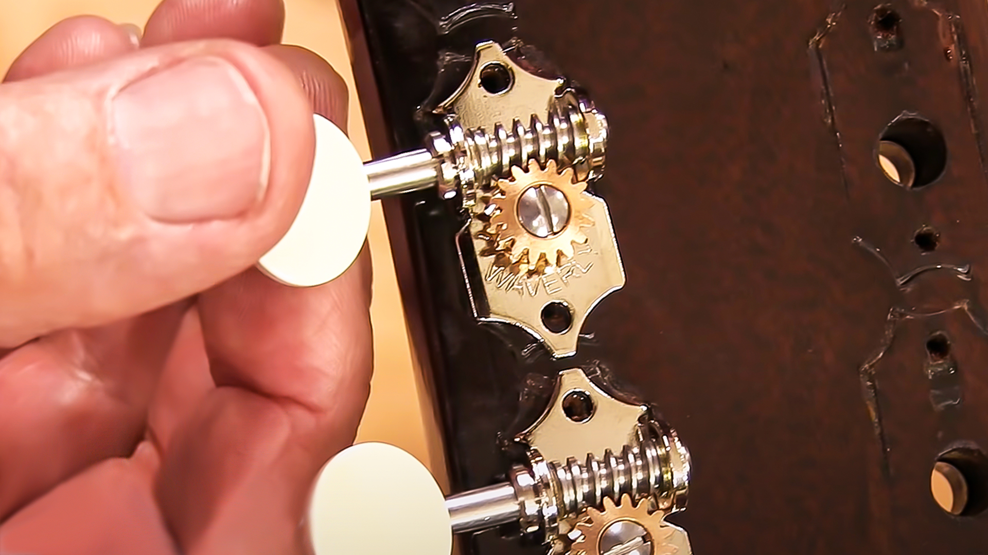 Tuningprobleme behoben + Gitarrenunterricht!